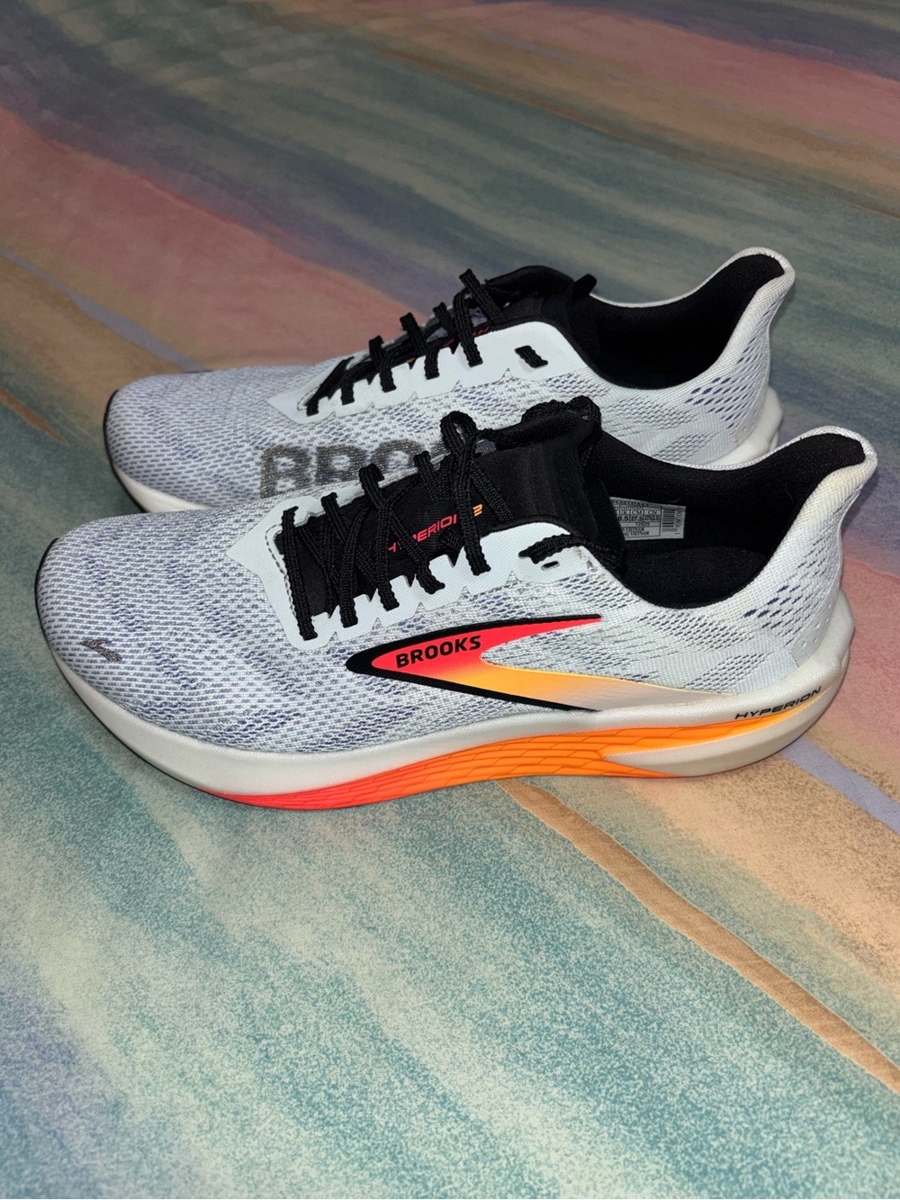 Brooks Mens Hyperion Max 2 Running Shoe Size 9.5 Illusion Coral Black Sneaker
